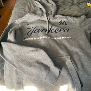 Yankee Hoodie Size M